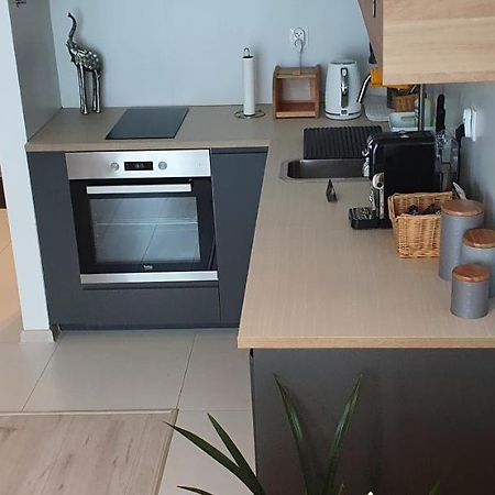 Apple Apartments - Mickiewicza Prywatne Miejsce Parkingowe Lodz  Ngoại thất bức ảnh